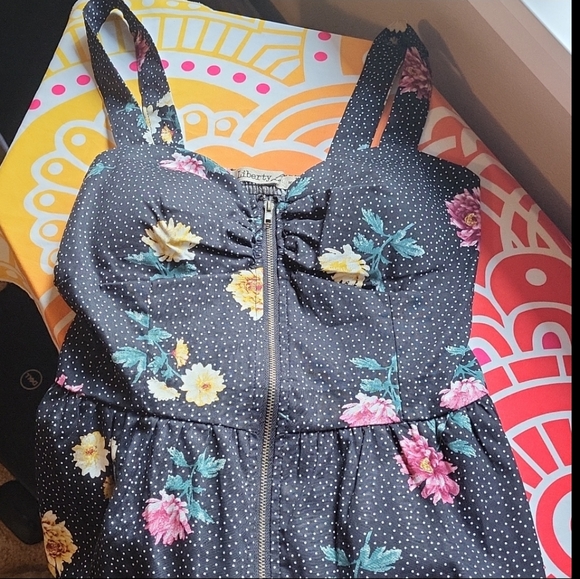 Peplum zip up floral top - Picture 13 of 14